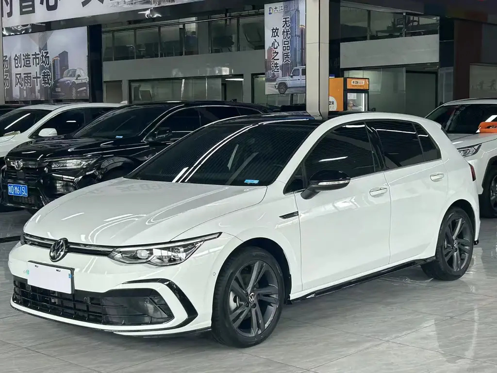 VOLKSWAGEN GOLF 2021