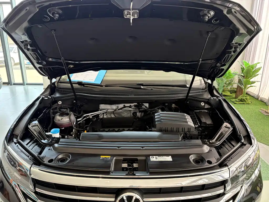 VOLKSWAGEN VILORAN 2024