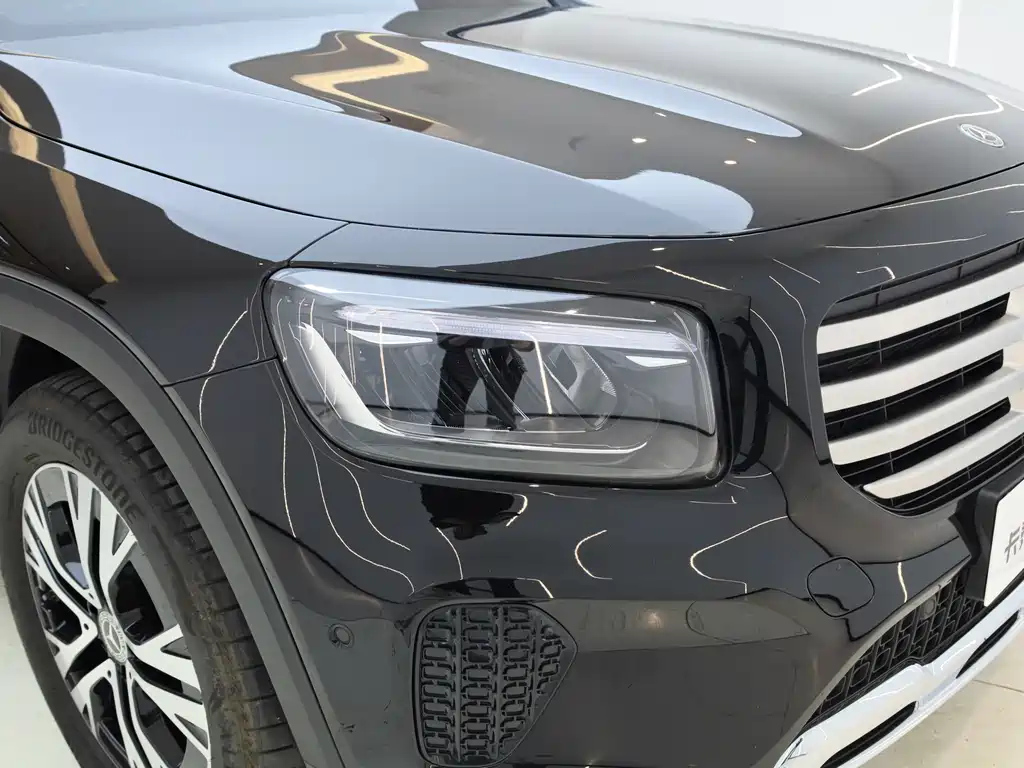 MERCEDES BENZ GLB 2024