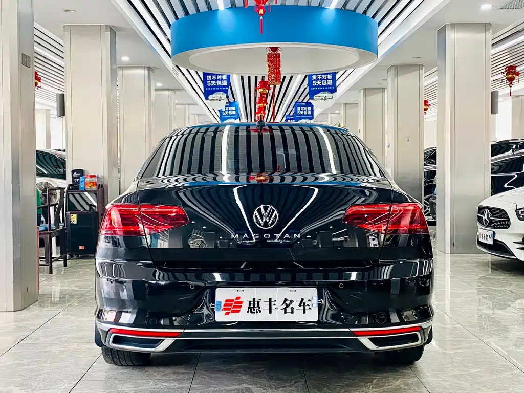 VOLKSWAGEN MAGOTAN 2022