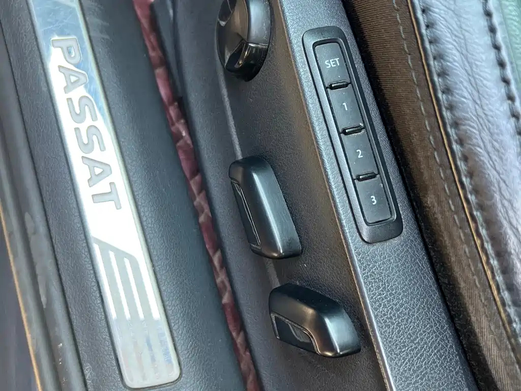 VOLKSWAGEN PASSAT 2015