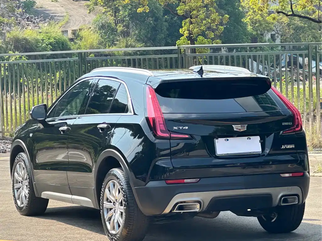 CADILLAC XT4 2021