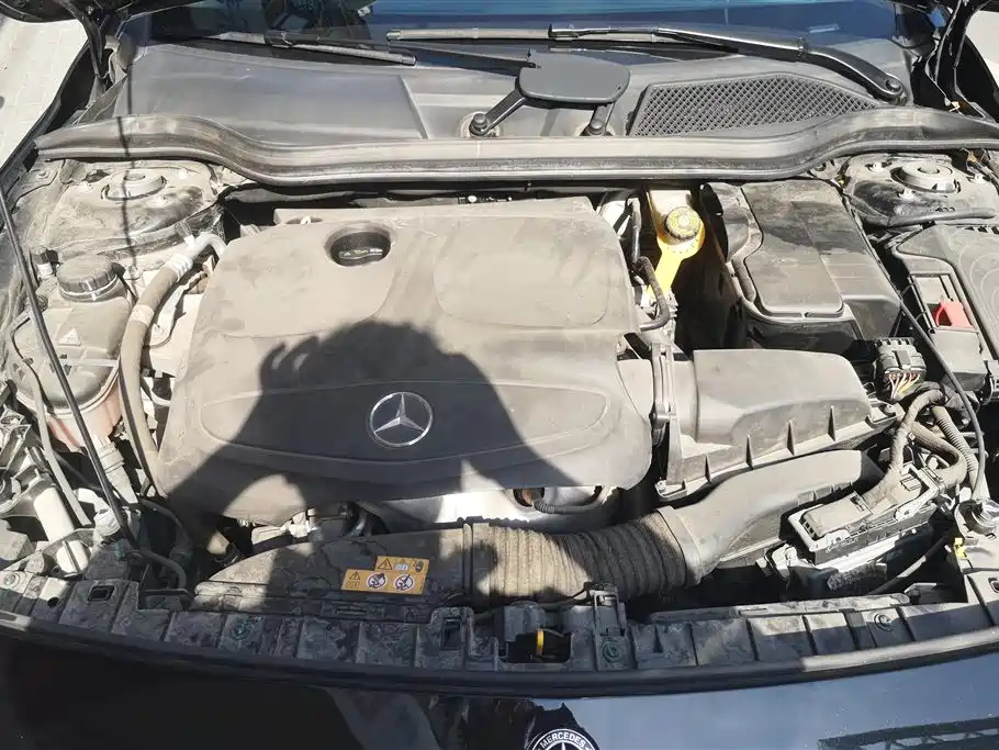 MERCEDES BENZ GLA 2017