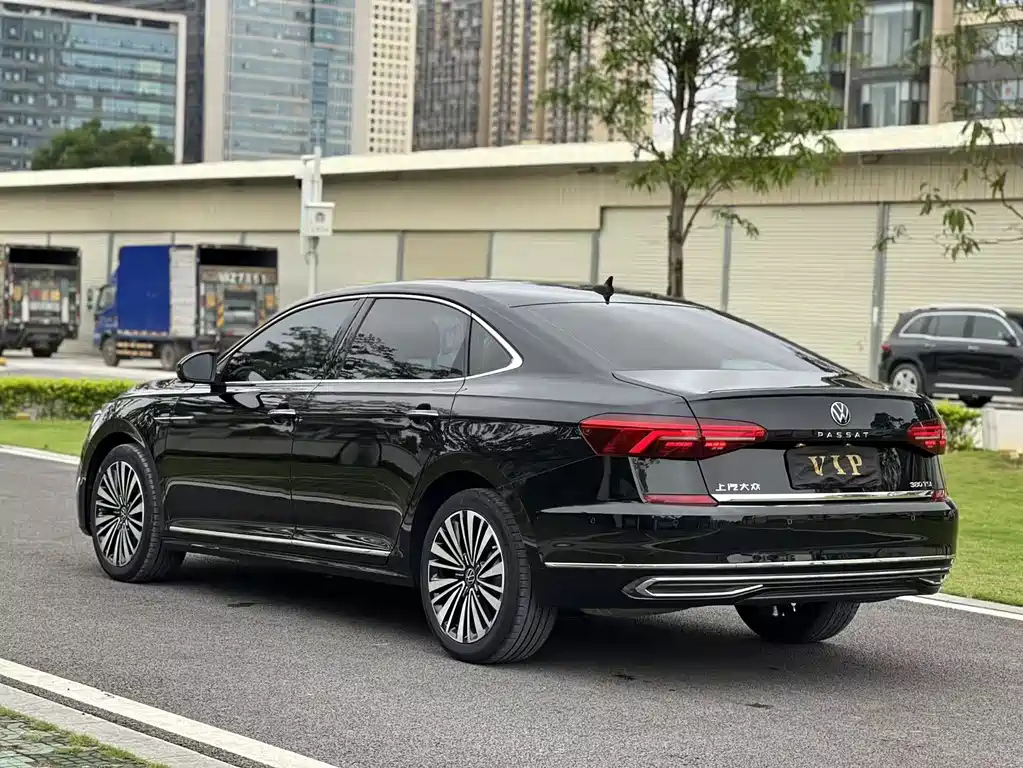 VOLKSWAGEN PASSAT 2020