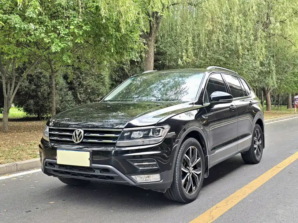 VOLKSWAGEN TIGUAN L 2020