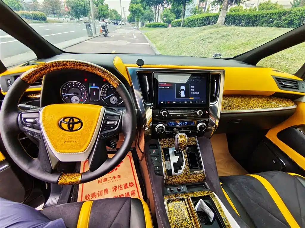 TOYOTA ALPHARD 2018