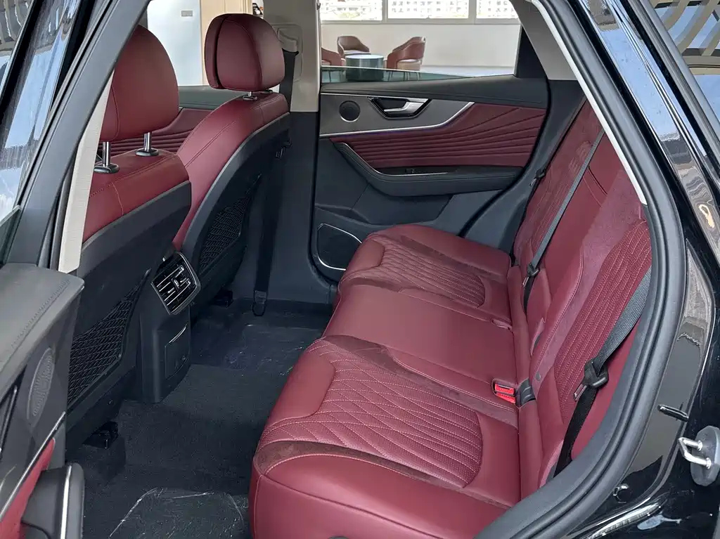 HONGQI HS5 2023