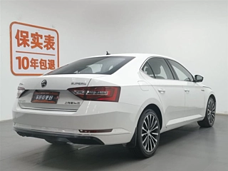 SKODA SUPERB 2016