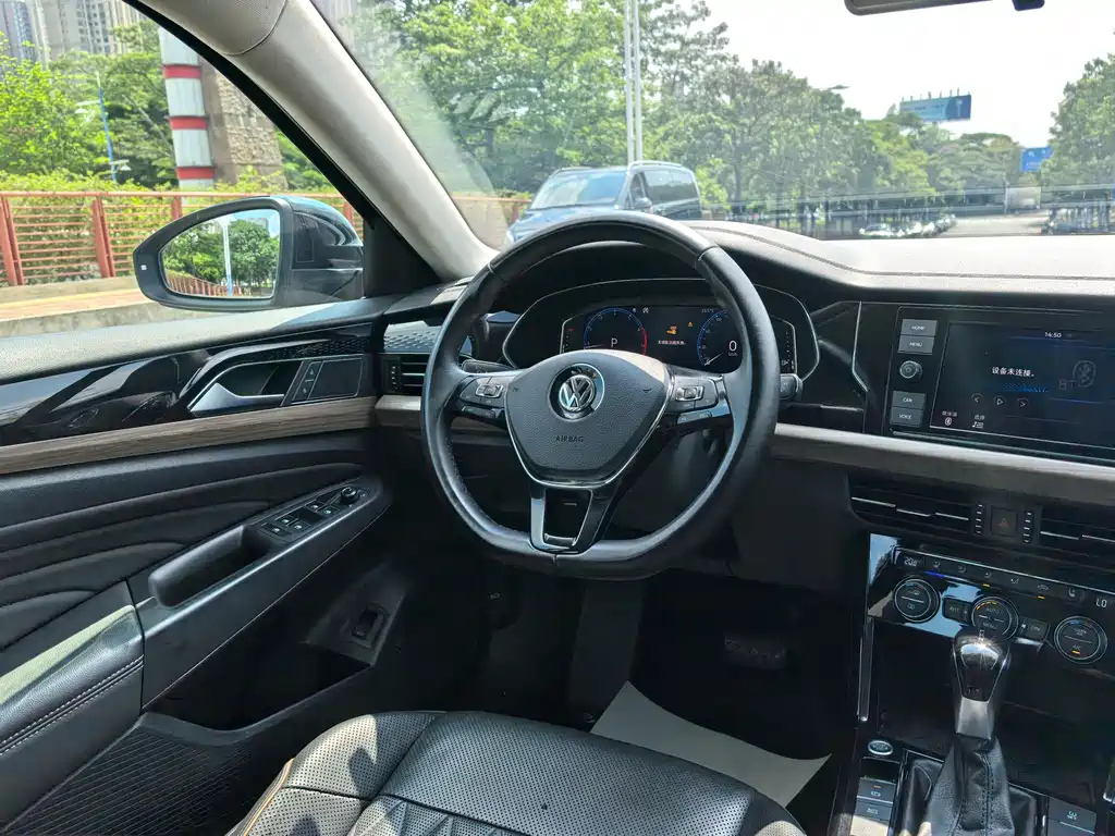VOLKSWAGEN PASSAT 2020