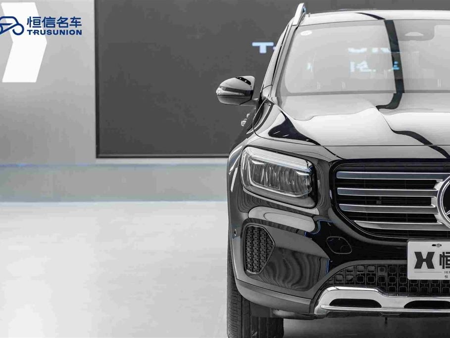 MERCEDES BENZ GLB 2024