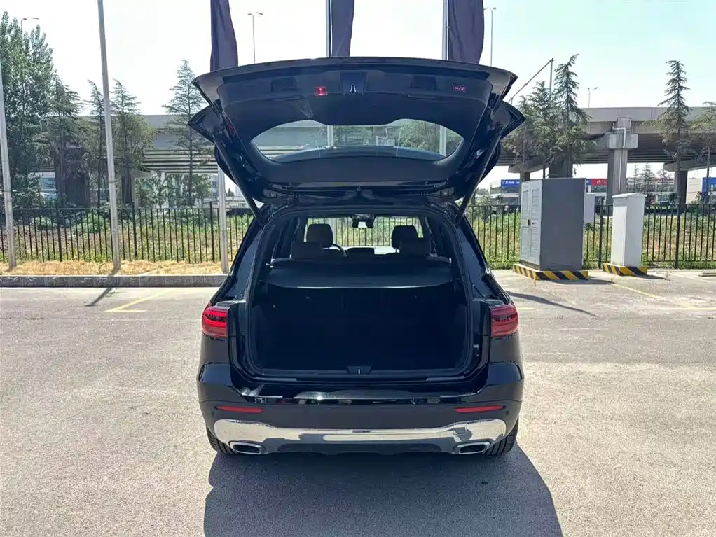 MERCEDES BENZ GLB 2024