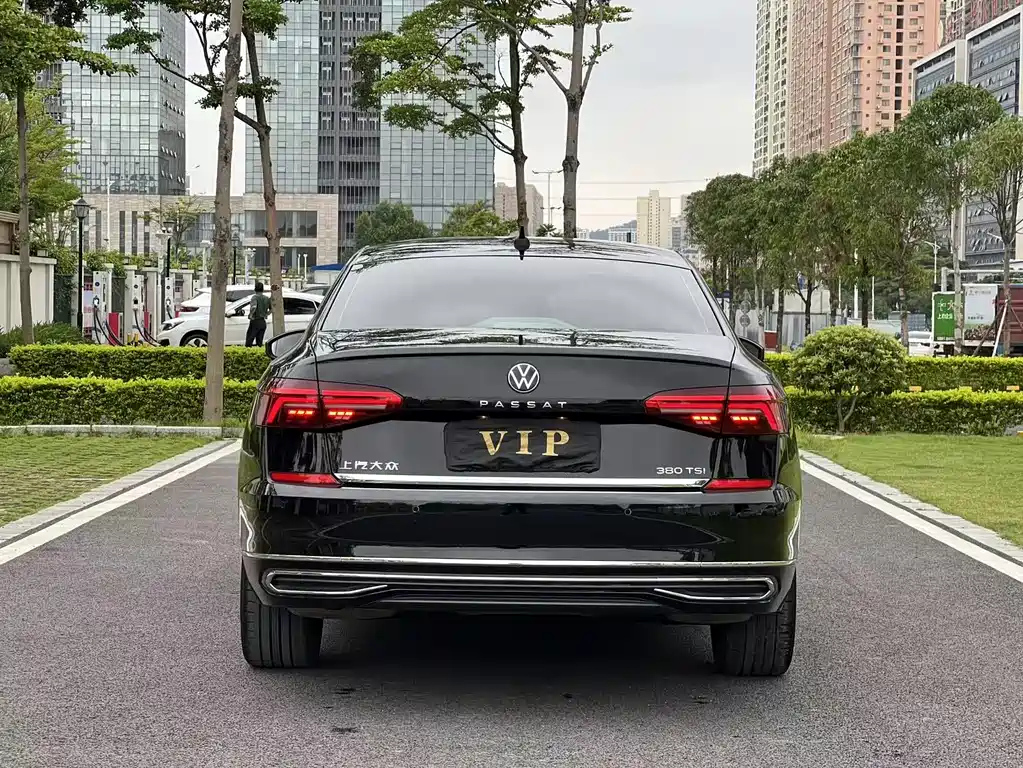 VOLKSWAGEN PASSAT 2020