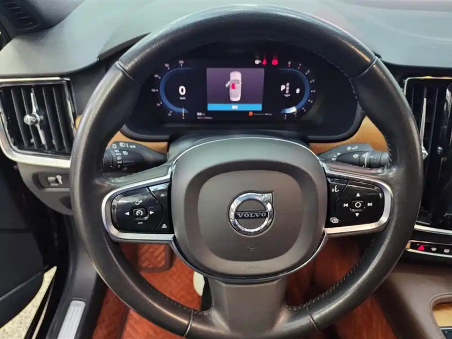 VOLVO S90 2022