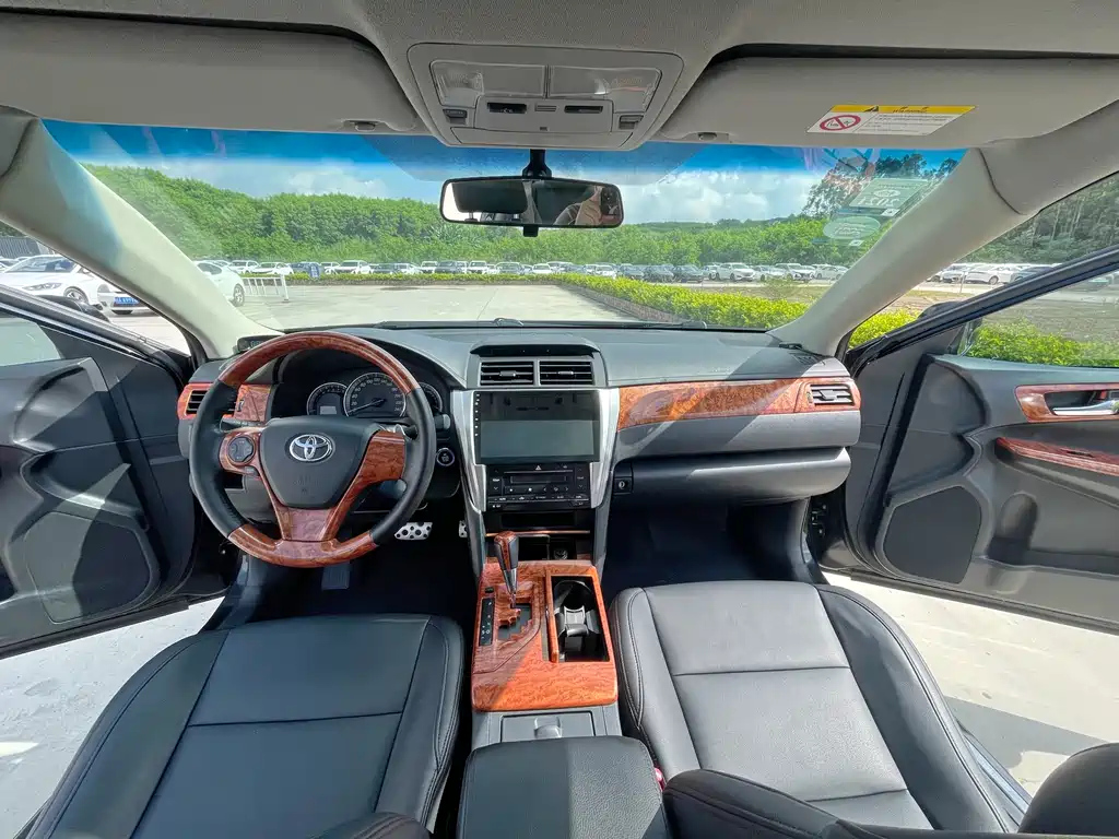 TOYOTA CAMRY 2015