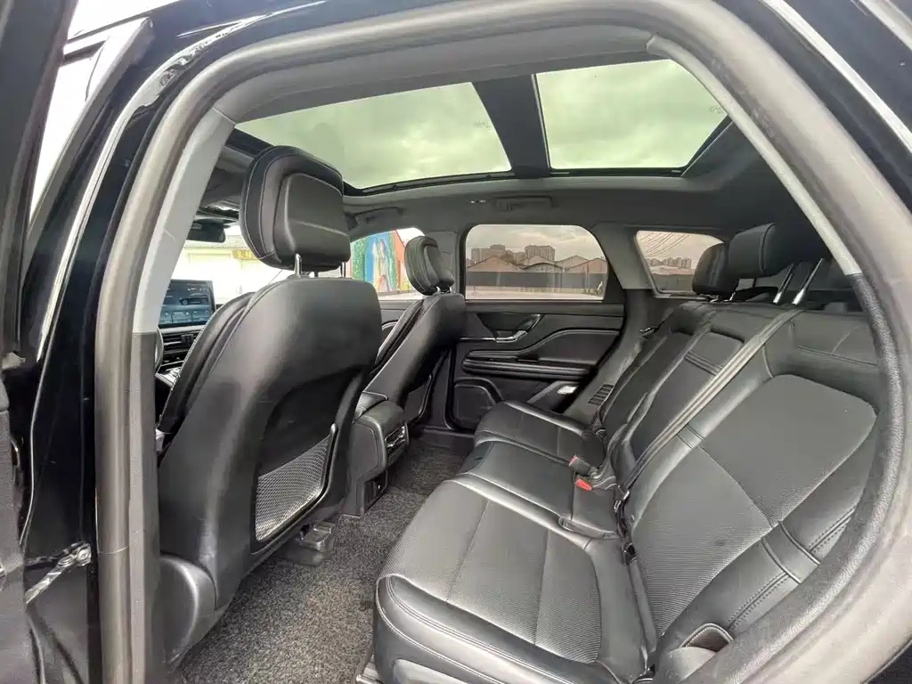 LINCOLN ADVENTURER 2022