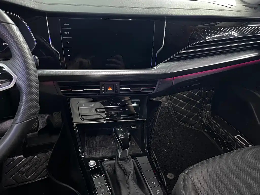 VOLKSWAGEN PASSAT 2023
