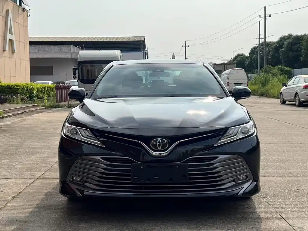 TOYOTA CAMRY 2019