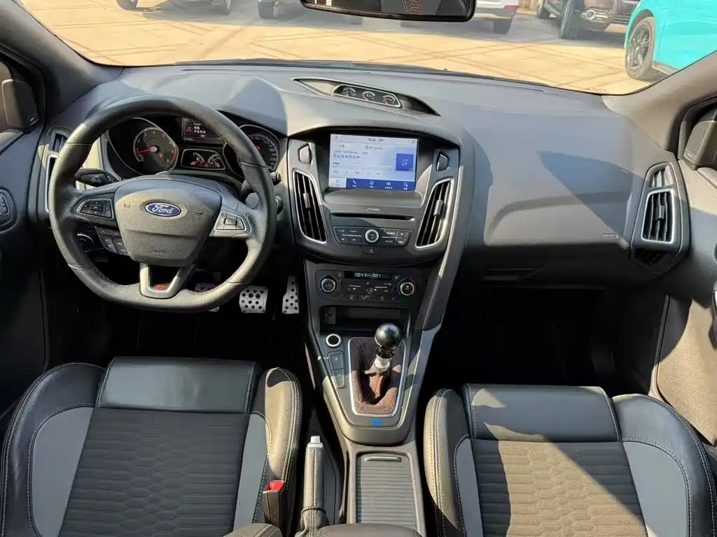 FORD FOCUS IMPORT 2015