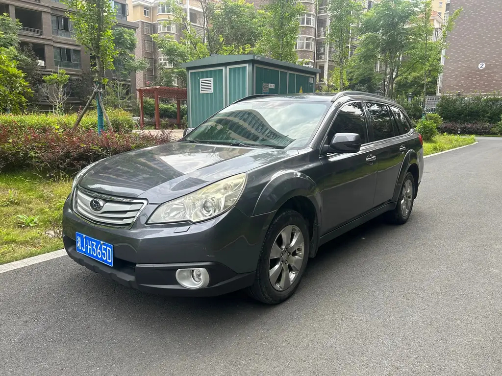 SUBARU OUTBACK 2010