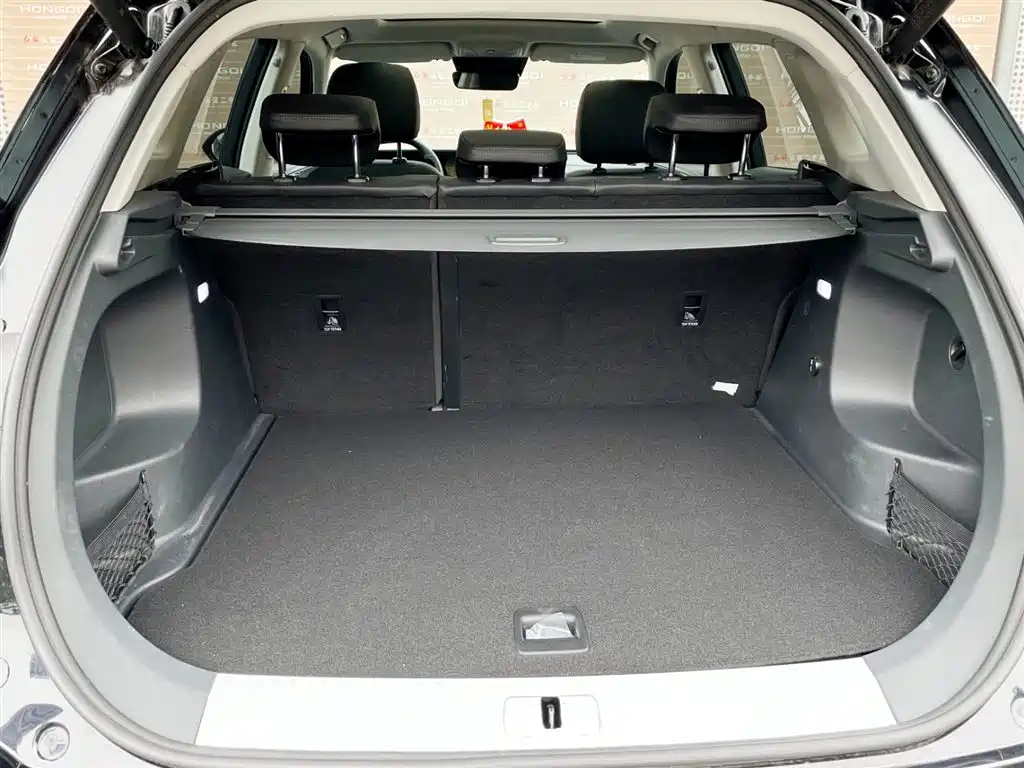 HONGQI HS5 2023
