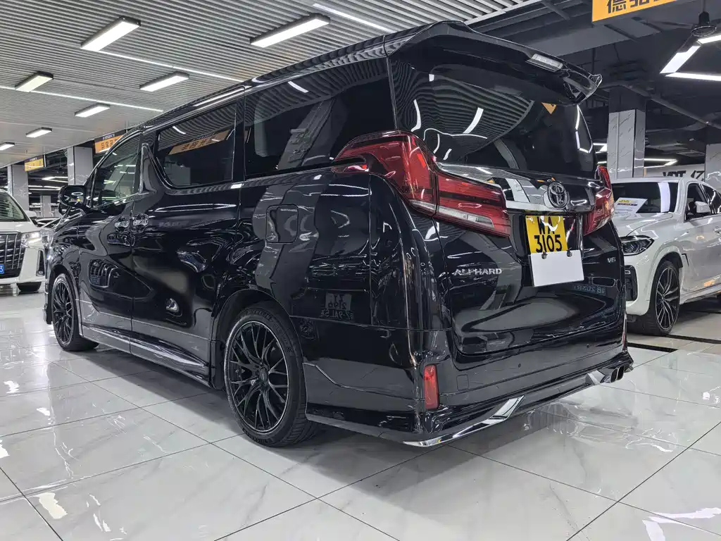 TOYOTA ALPHARD 2018