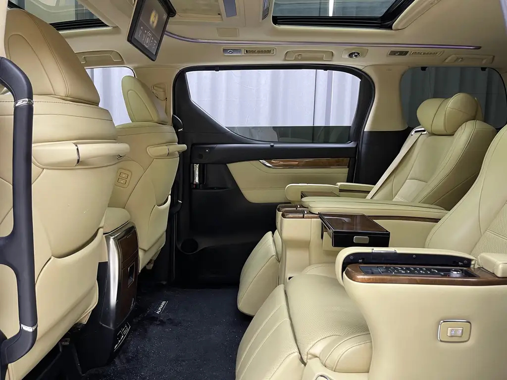 TOYOTA ALPHARD 2018