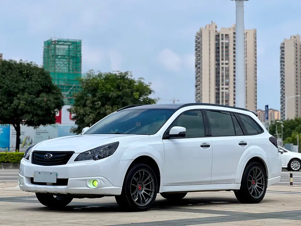 SUBARU OUTBACK 2012