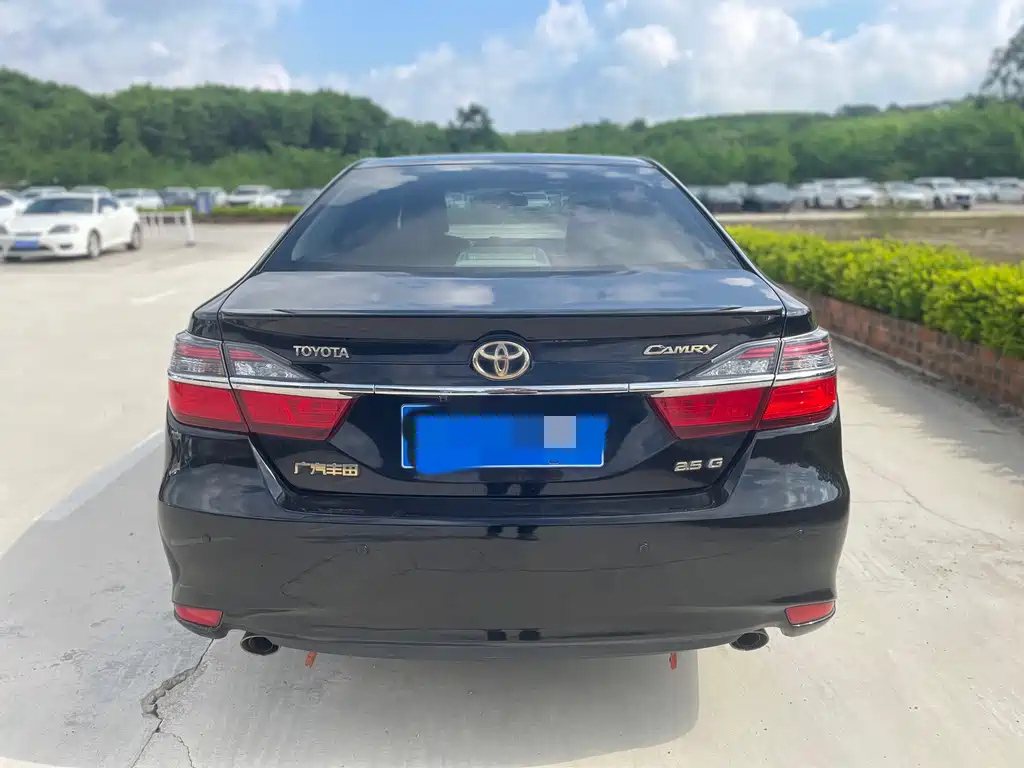 TOYOTA CAMRY 2015