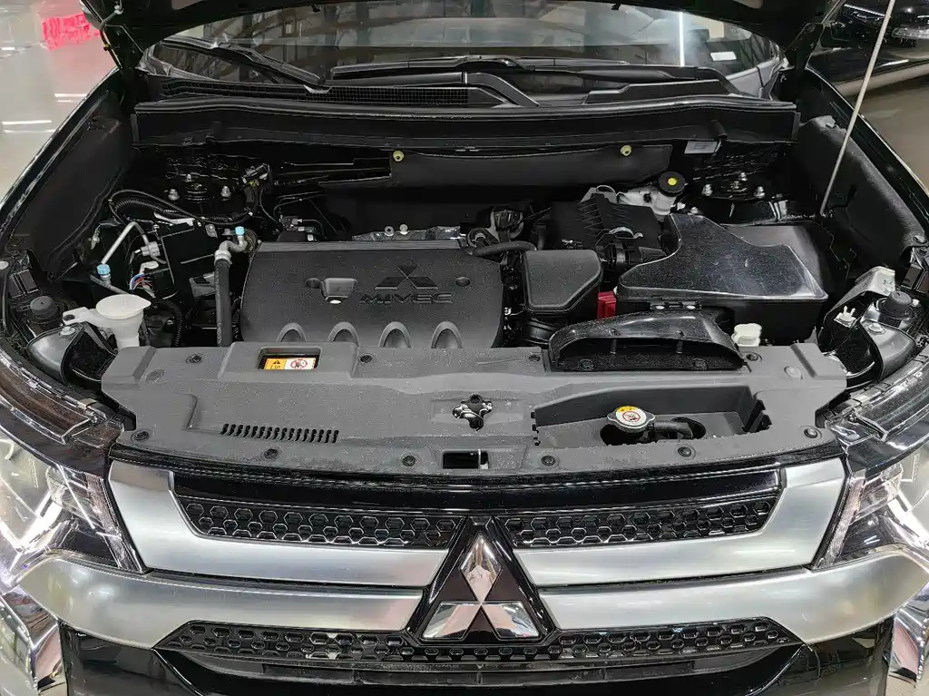 MITSUBISHI OUTLANDER 2021