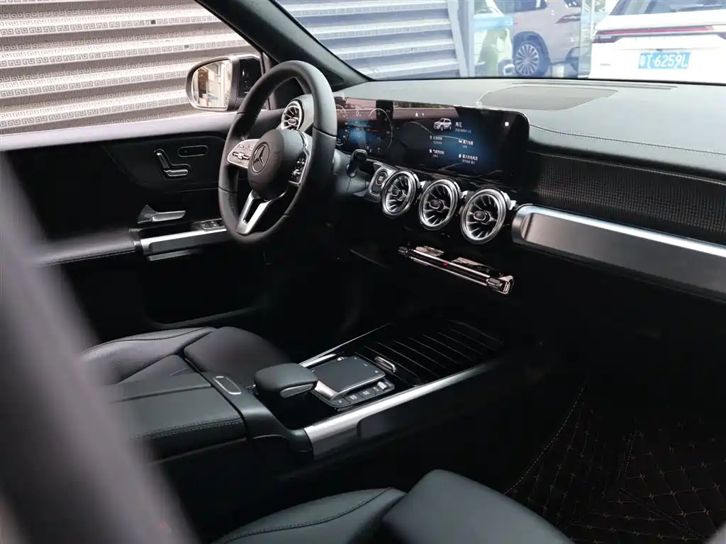 MERCEDES BENZ EQB 2023