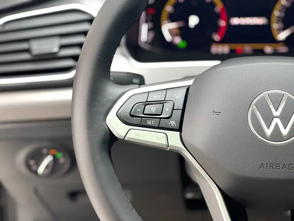 VOLKSWAGEN TAYRON 2023