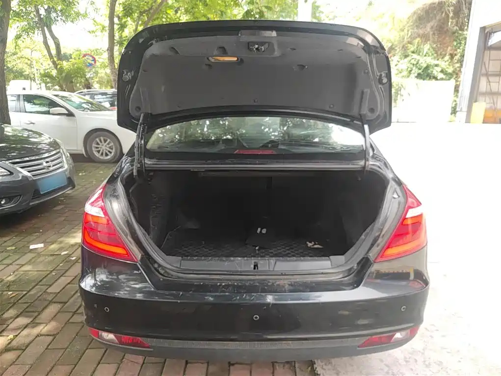 GEELY AUTO EMGRAND 2017