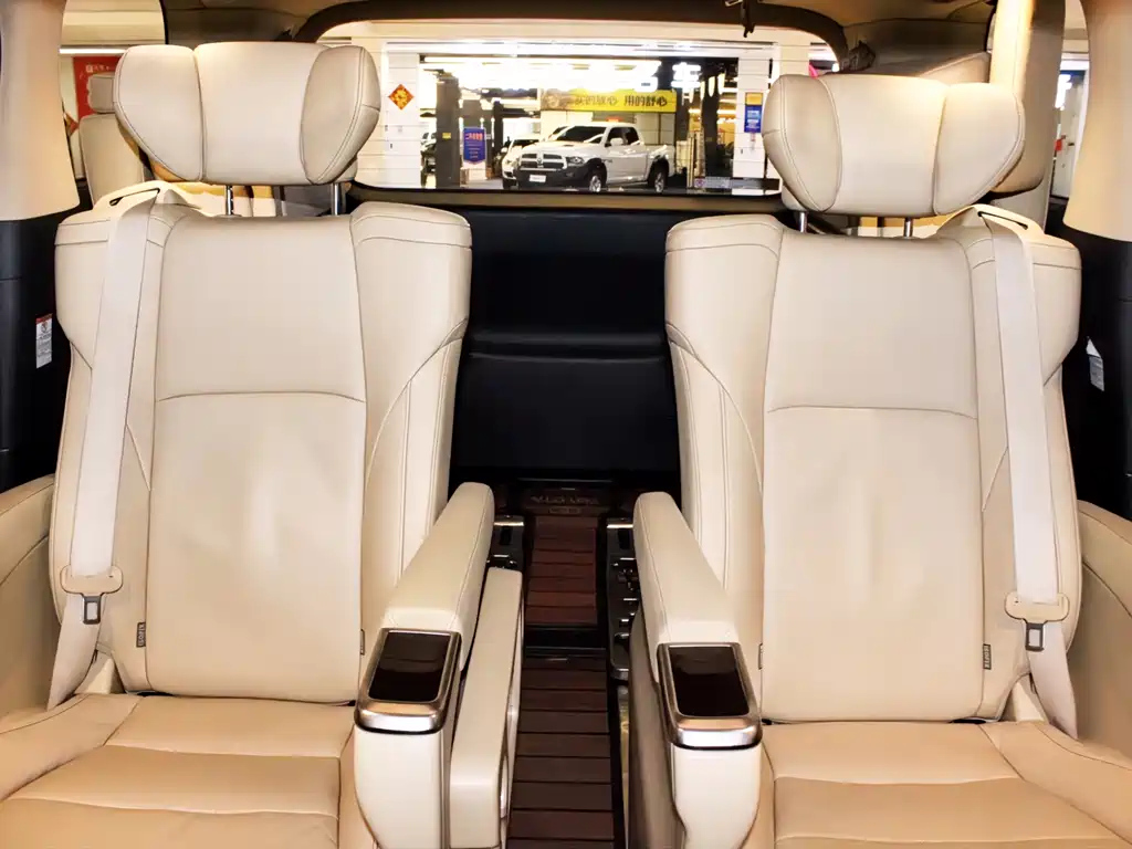 TOYOTA ALPHARD 2016