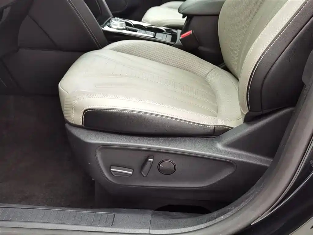 FORD ESCAPE 2020