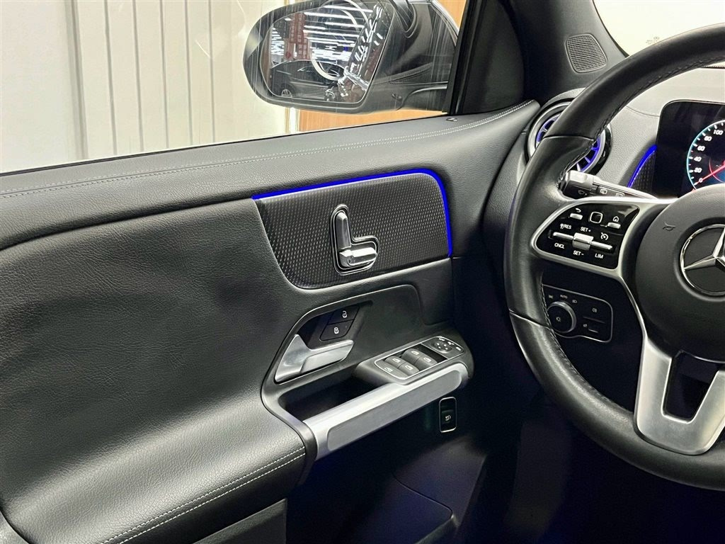 MERCEDES BENZ GLB 2021