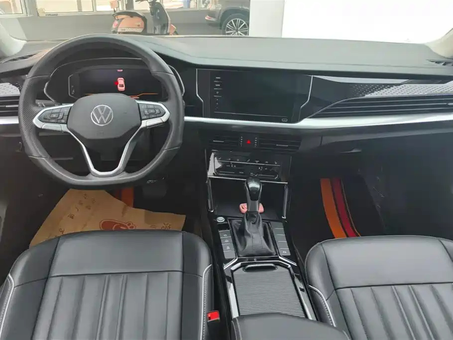 VOLKSWAGEN PASSAT 2022