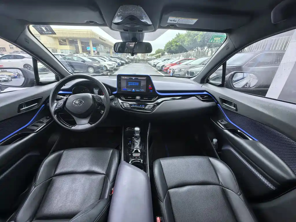 TOYOTA C-HR 2018
