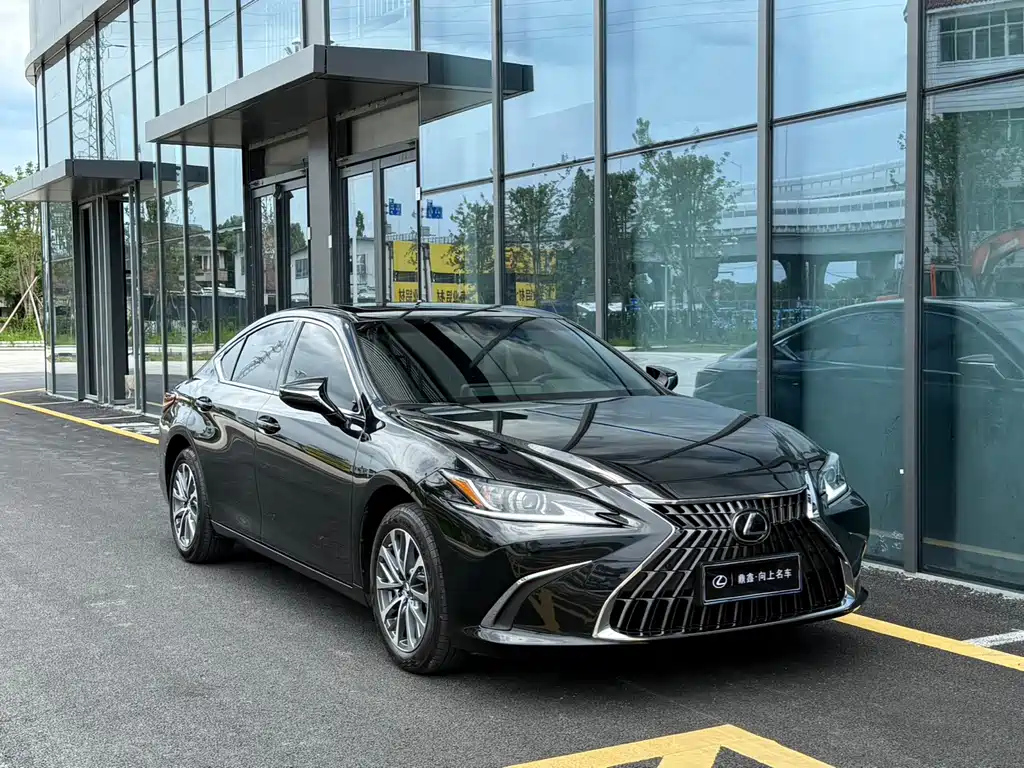 LEXUS ES 2022