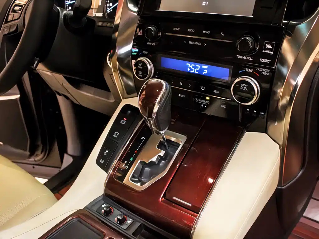 TOYOTA ALPHARD 2016