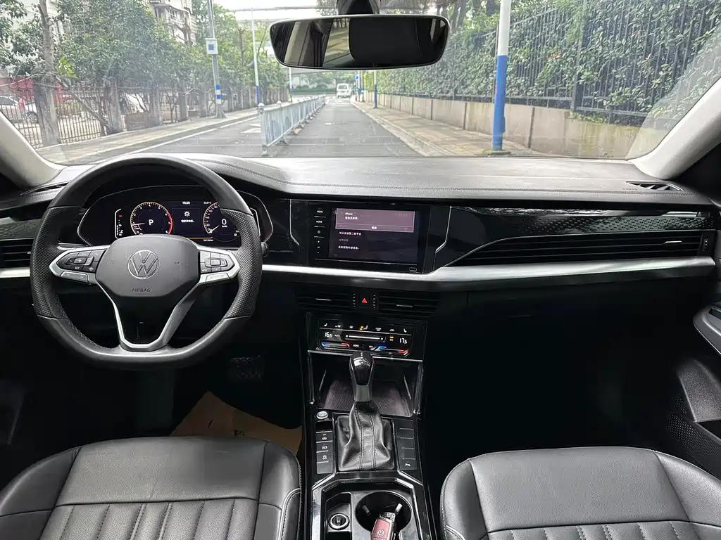 VOLKSWAGEN PASSAT 2021