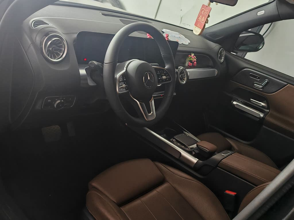 MERCEDES BENZ GLB 2023