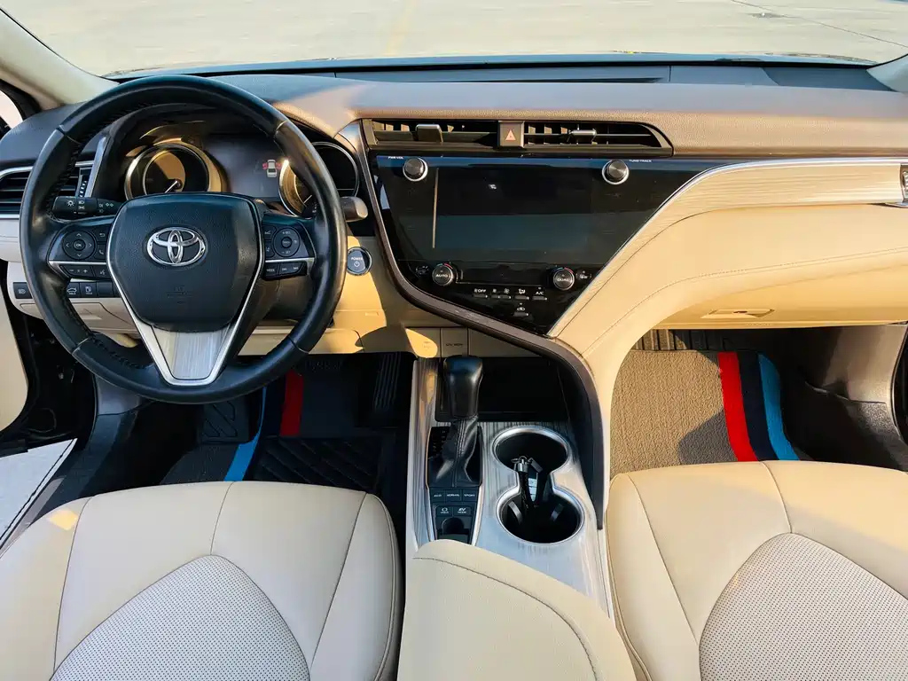 TOYOTA CAMRY 2020