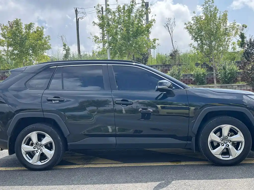 TOYOTA RAV4 RONGFANG 2021