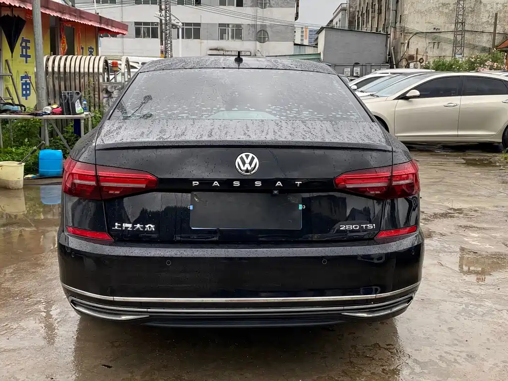VOLKSWAGEN PASSAT 2019
