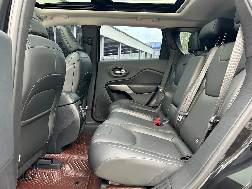 JEEP CHEROKEE 2019