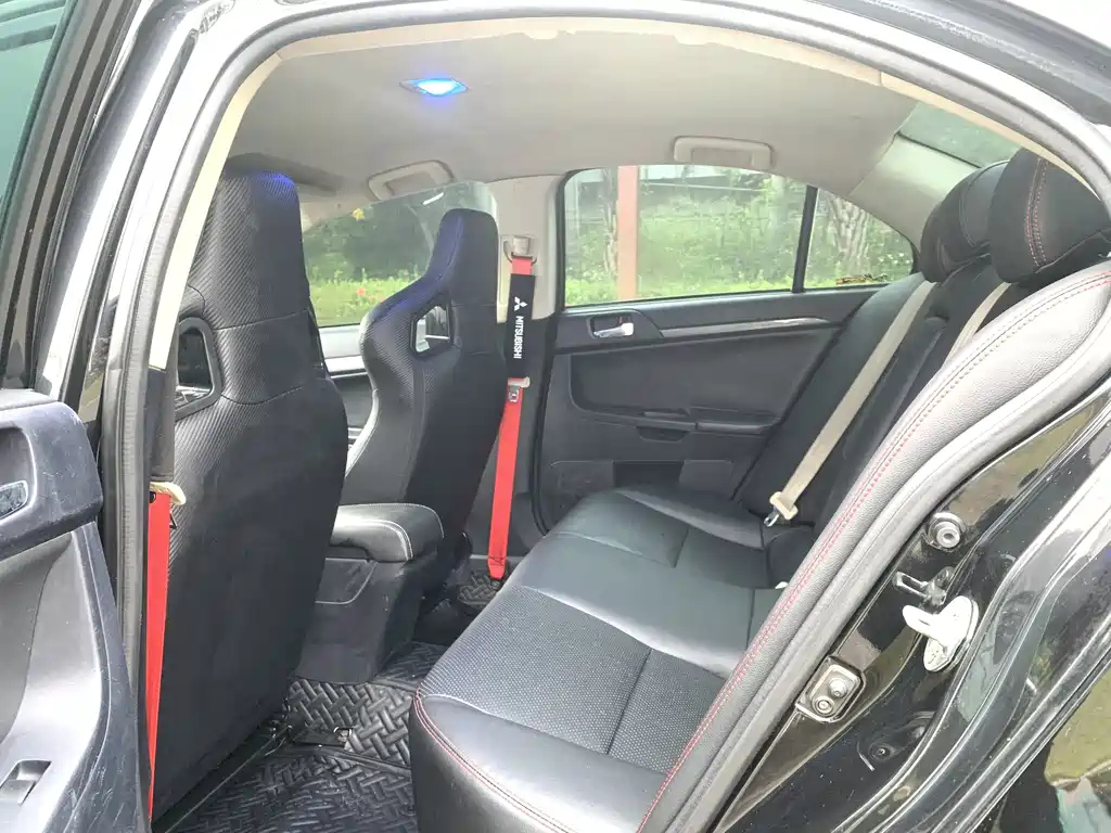 MITSUBISHI LANCER EX 2010