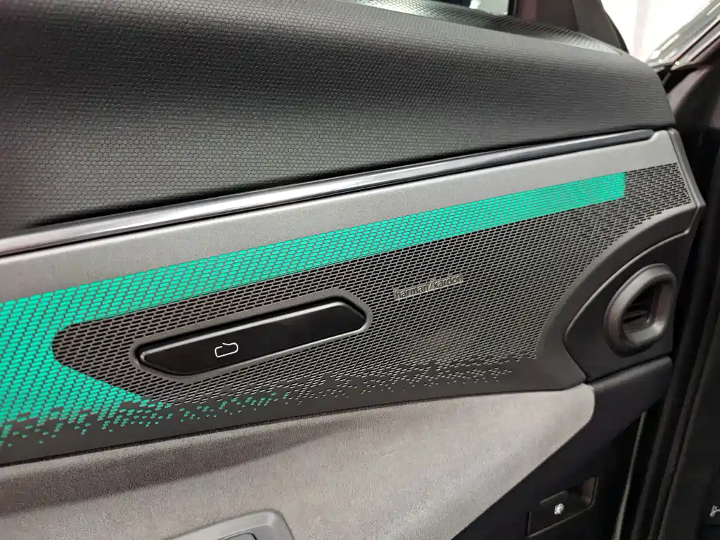 LYNK&CO 08 NEW ENERGY 2023
