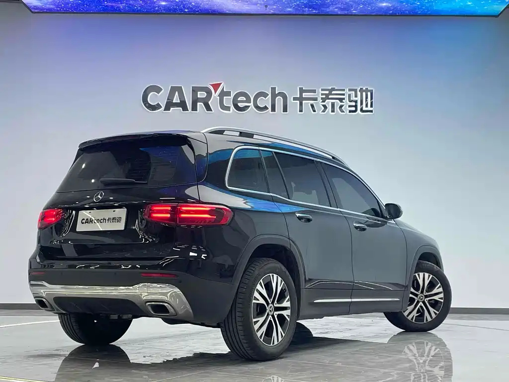 MERCEDES BENZ GLB 2024