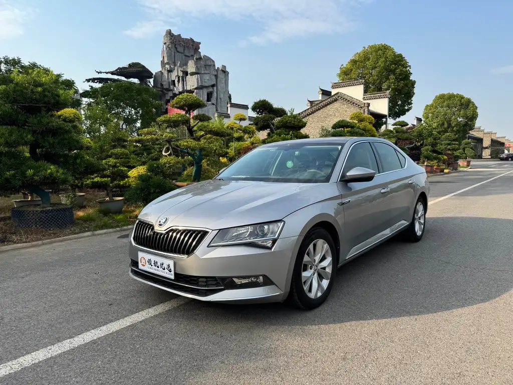 SKODA SUPERB 2018