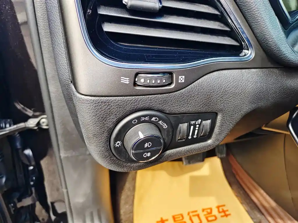 JEEP CHEROKEE 2019
